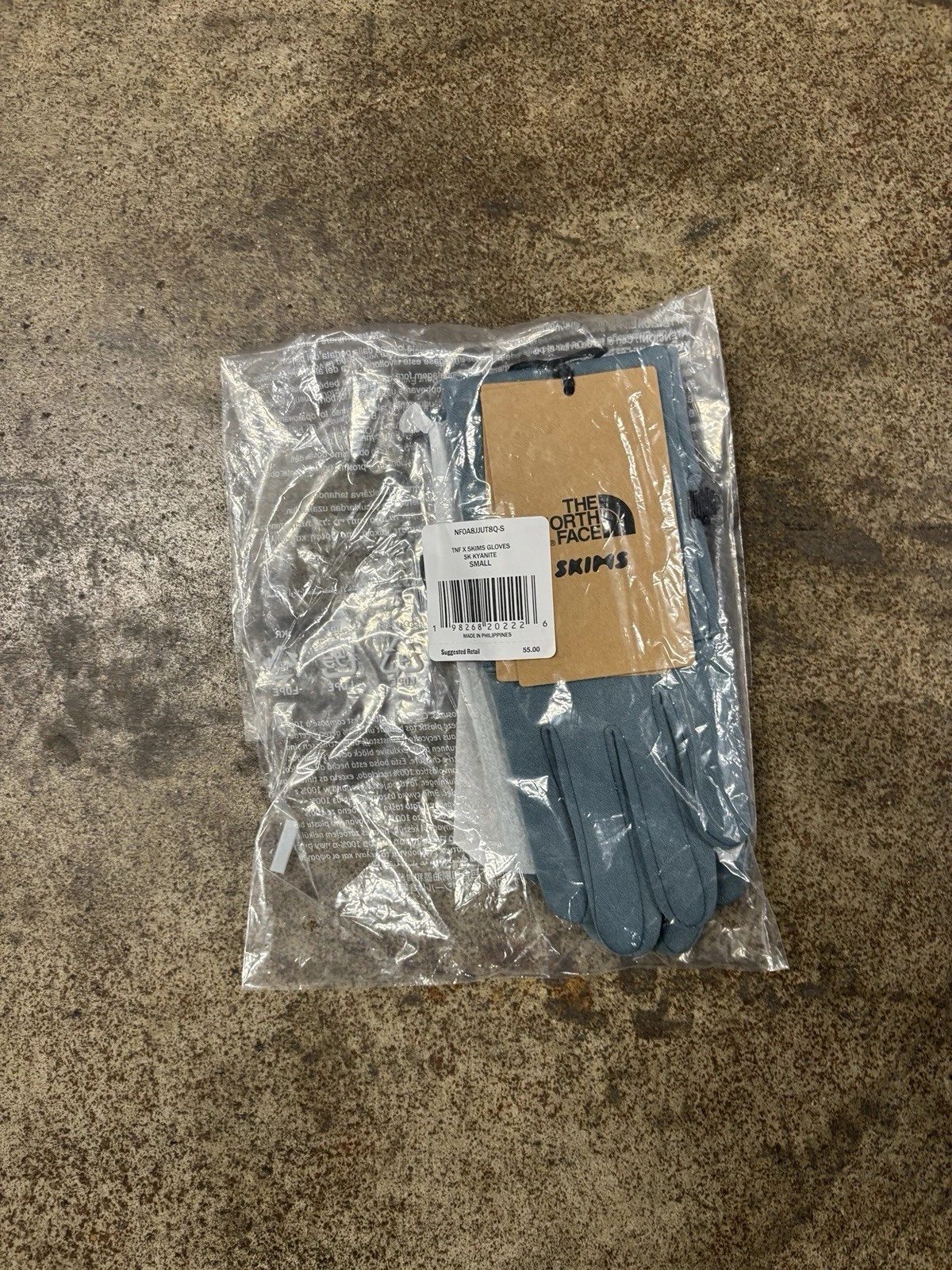 SKIMS X THE NORTH FACE GLOVES Kyanite Woman’s Size Small New With Tags