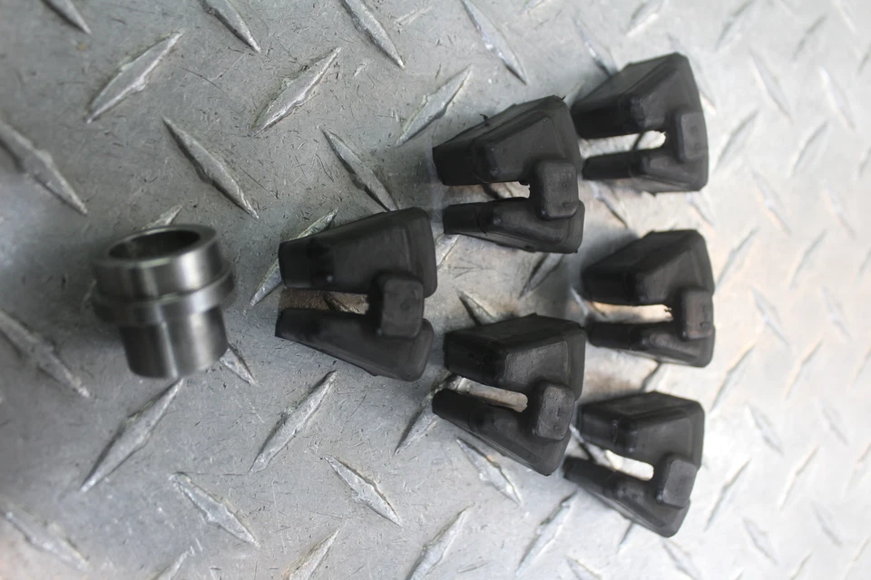 Suzuki SP250 1982 buje trasero con piñón y amortiguadores 64611-38200 (42T) Foto 2 de 4