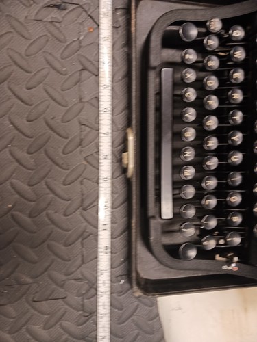Macchina da scrivere portatile vintage Underwood universale vecchia antica funzionante - Foto 6 di 10