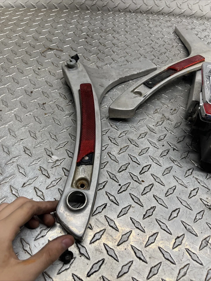 Honda Shadow VT750 1983 H219-1. respaldo trasero sissy bat Foto 2 de 4