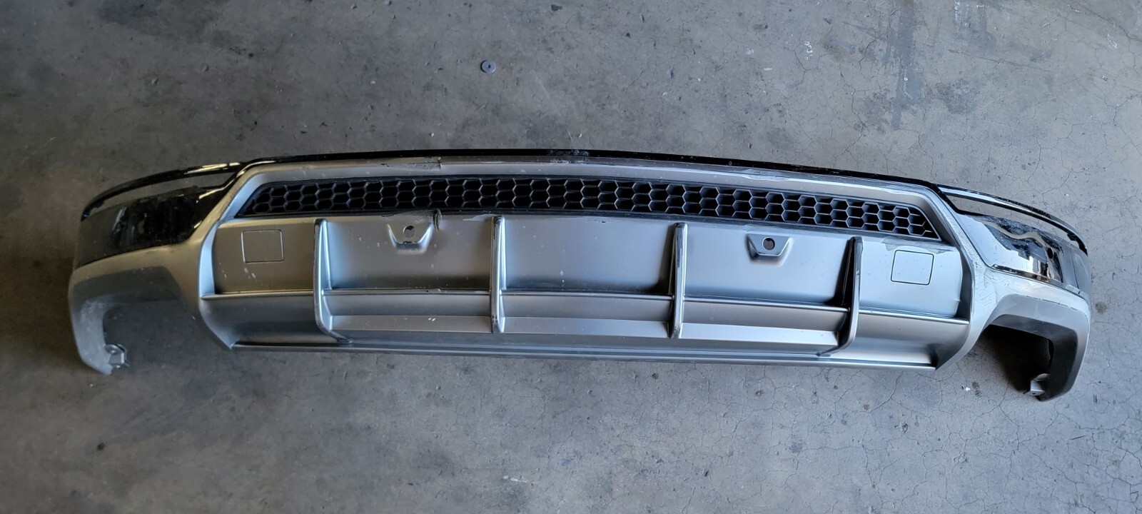 LAMBORGHINI URUS REAR BUMPER LOWER SECTION OEM 4ML807301