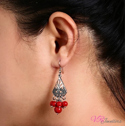 Pendientes de coral rojo araña colgantes pendientes de acero quirúrgico con cuentas para mujer Foto 2 de 2