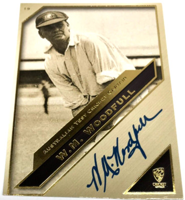 2011 HERITAGE TEST CRICKET CAPTAINS PRINTED BLUE SIGNATURE CARD #19 W. WOODFULL