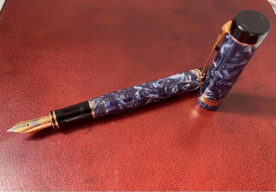 Parker Duofold International Fountain Pen F Nib - Marble Blue