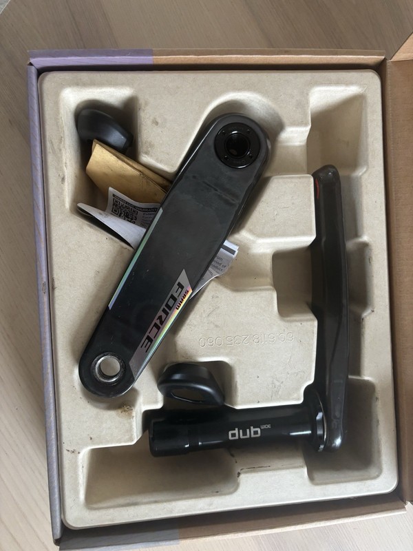 SRAM Force DUB Wide 165mm Carbon cranks