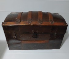 ANTIQUE VICTORIAN DOME TOP CHEST STEAMER TRUNK EMBOSSED METAL OAK W/ TRAY