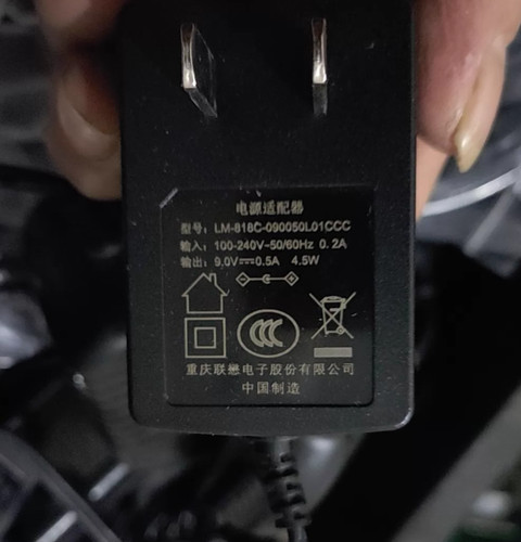 LM-818C-090050L01CCC 9V 0.5A Netzteiladapter Ladegerät Für Monitor Routers