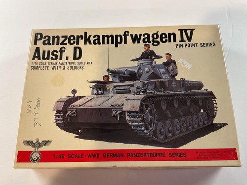 Bandai Panzerkampfwagen IV Ausf. D Pin Point 1/48 Tank Kit Gray W/3 Soldiers