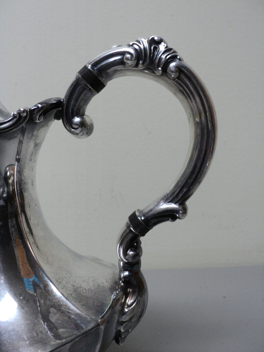 NICE REED & BARTON VINTAGE SILVER PLATE NICE REED & BARTON VINTAGE SILVER PLATE