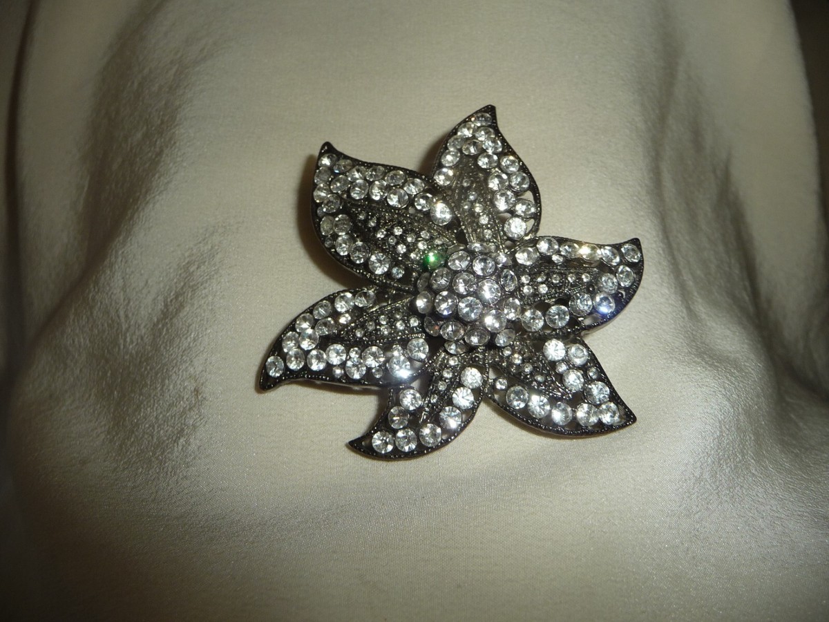 FLOWER RHINESTONE SET IN BLACK FRAME 2 1/4