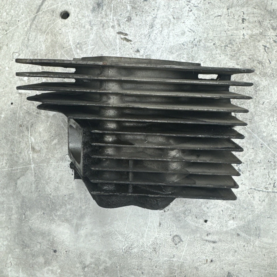 Ski Doo TNT 440 1976 1977 F/C moto de nieve izquierda/cilindro de toma de fuerza 823510 diámetro estándar Foto 3 de 4