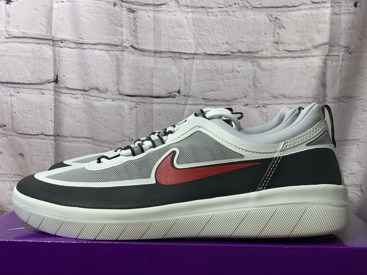 Size 8.5 Men's Nike SB Nyjah Free 2 Spiridon Black Red