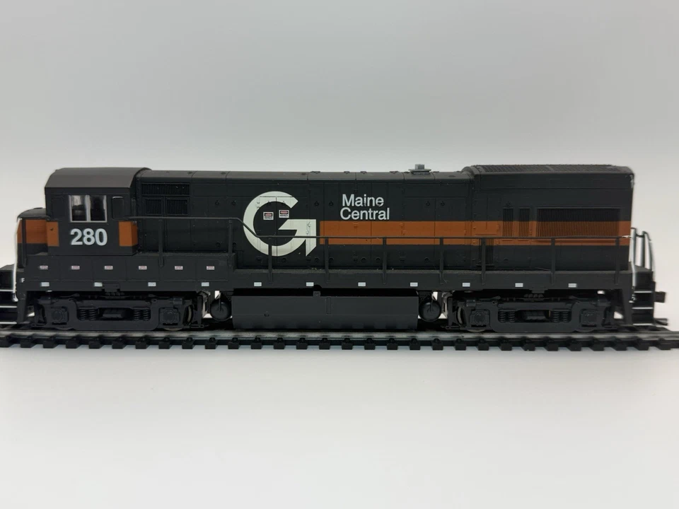 HO Atlas Maine Central U23B Locomotive 280 – Runner Grade Used, No Box - Image 4 of 4