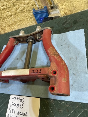 1984 Honda ATC 200 S front triple Tree triple clamp 228 - Picture 5 of 15