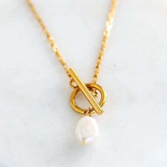 Waterproof Gold Toggle Necklace with Baroque Pearl Gold Chain Necklace Pearl - Image 4 of 4