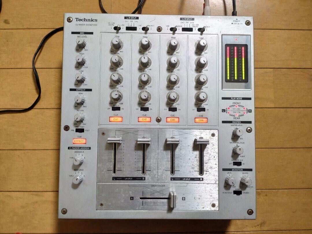 s-l1200.jpg s-l1200.jpg