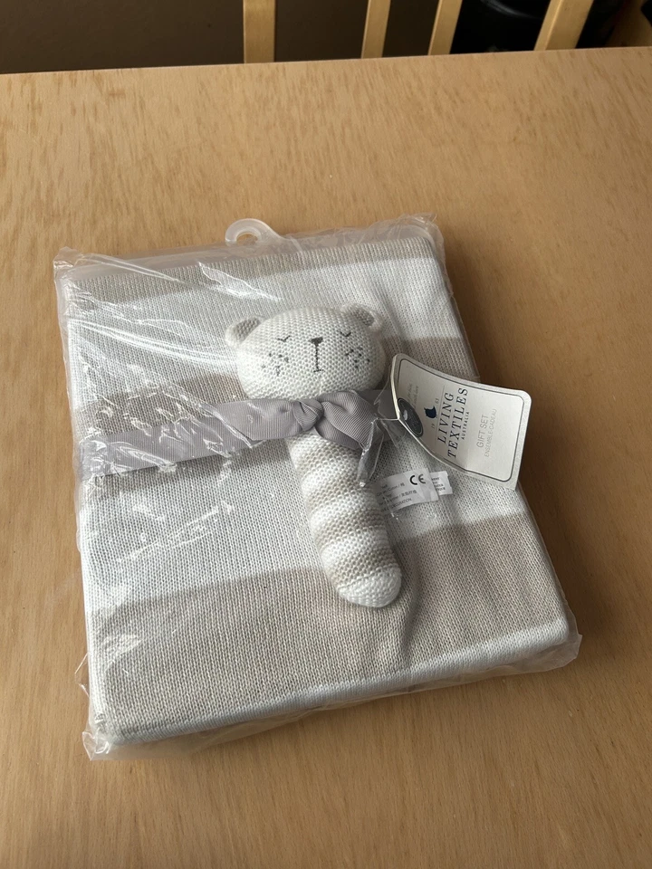 Manta para bebé con sonajero (oso) Foto 2 de 3