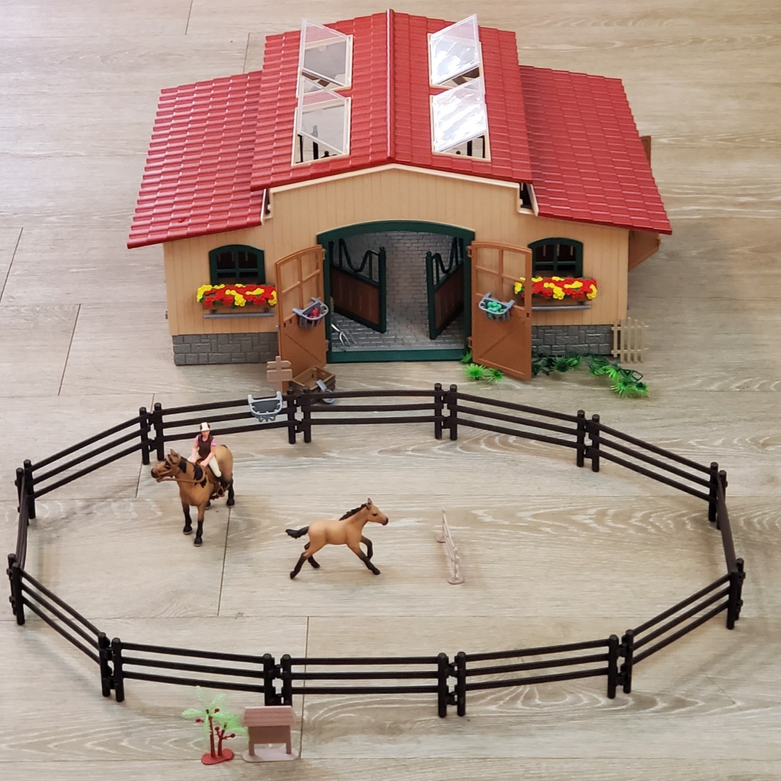 Schleich Farm World Horse Stable Barn Playset  Horses + Acce
