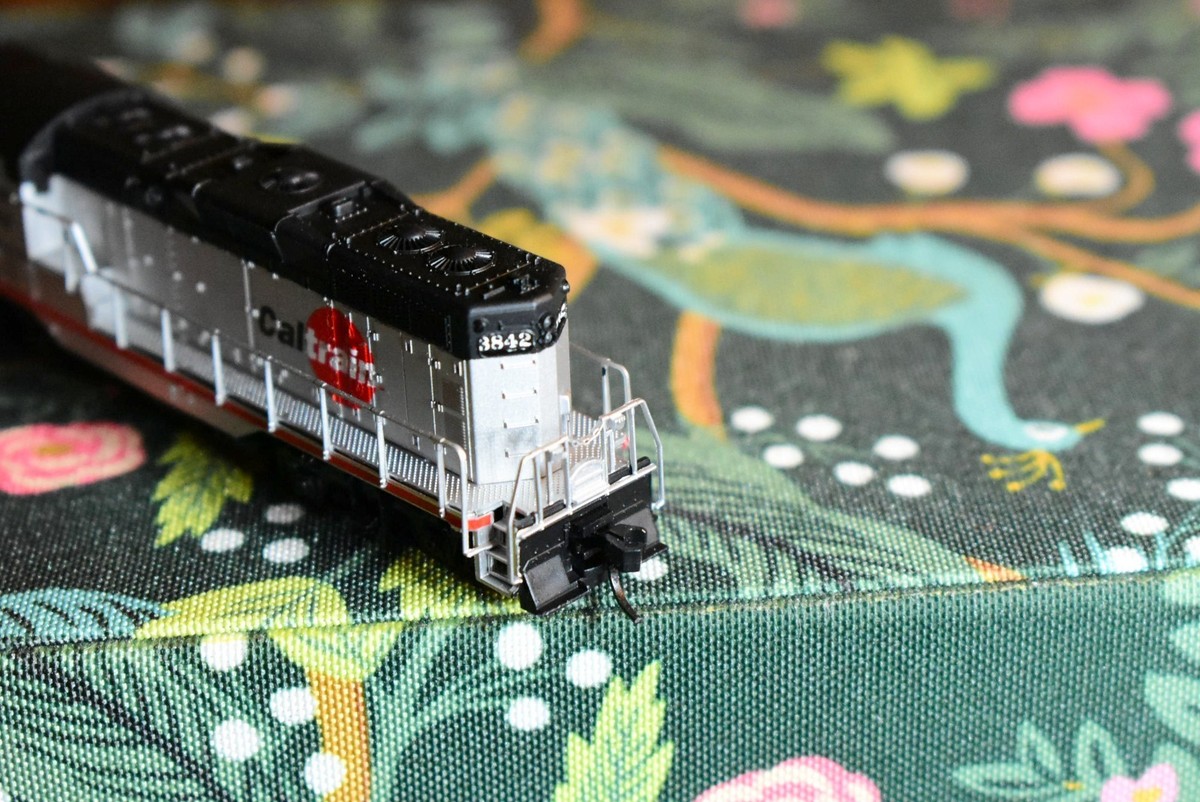 N Scale-ATLAS Dream Designs CALTRAIN GP-9 #3842 Custom Paint EX | eBay