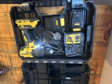 DeWALT DCD778 brushless 18v combi drill with charger and 3 batteries