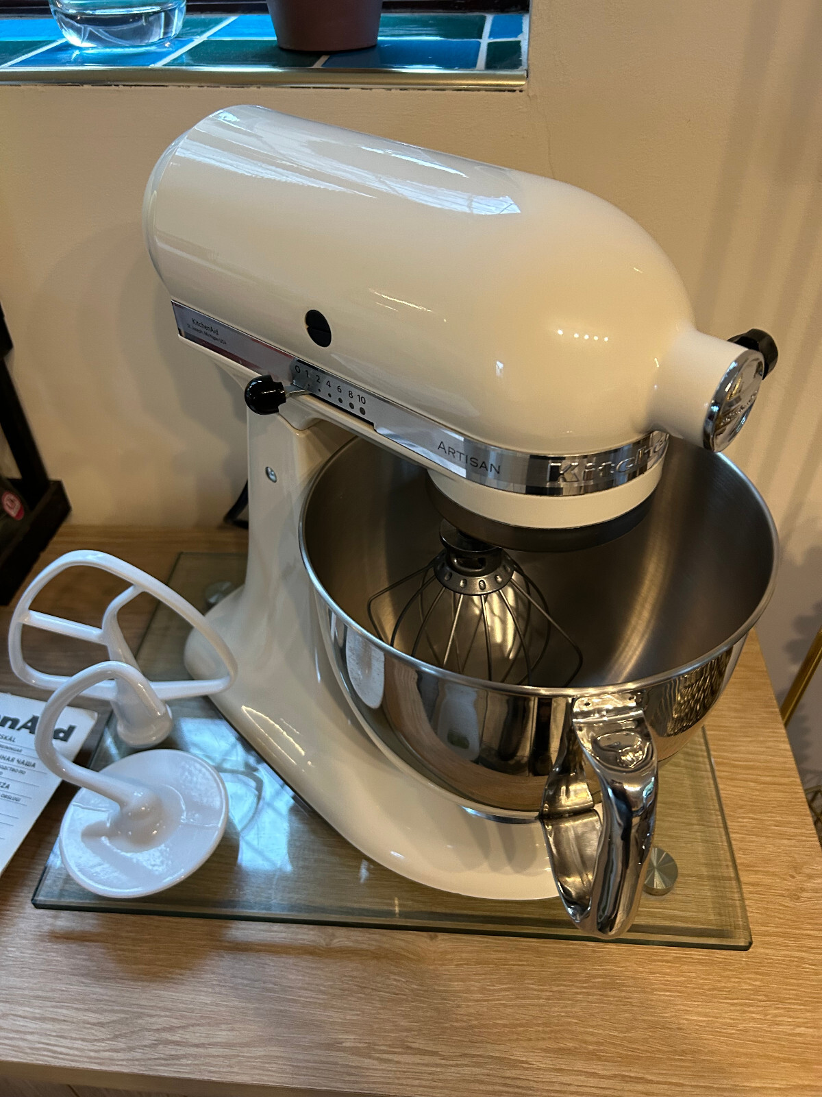 *KITCHENAID ARTISAN 5KSM125BAC TILT HEAD 4.8L MIXER, ALMOND CREAM, EX