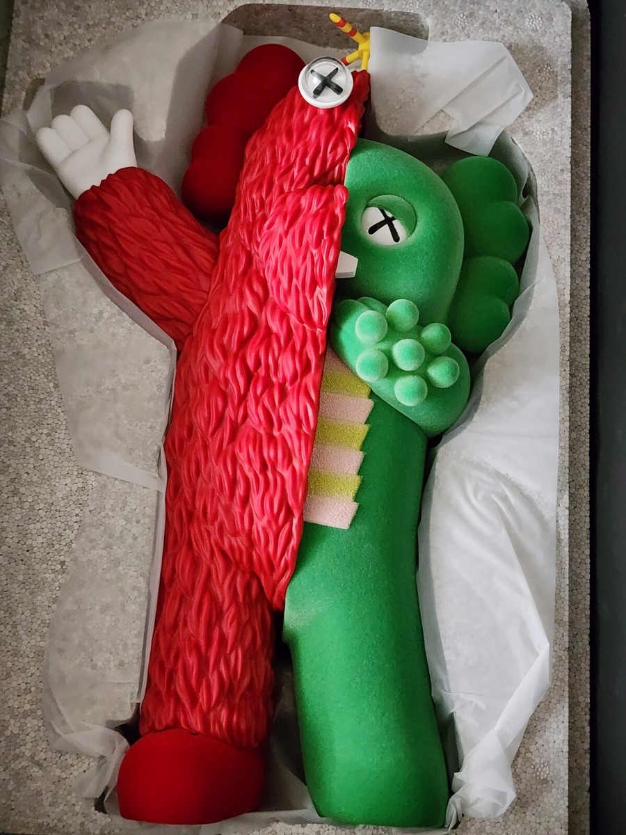 KAWS & Gachamukku Kachamukku GREEN/RED Vinyl Figure (Medicom Toy