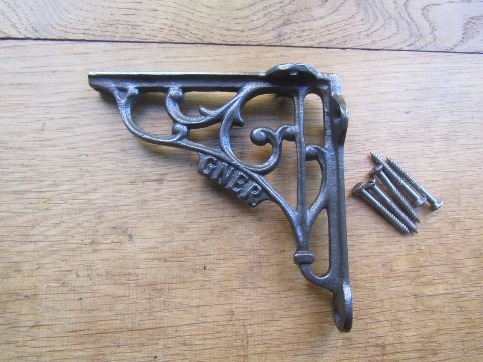 Vintage Cast Iron Shelf Bracket – Classic Design, Sturdy Support For Shelves & Books