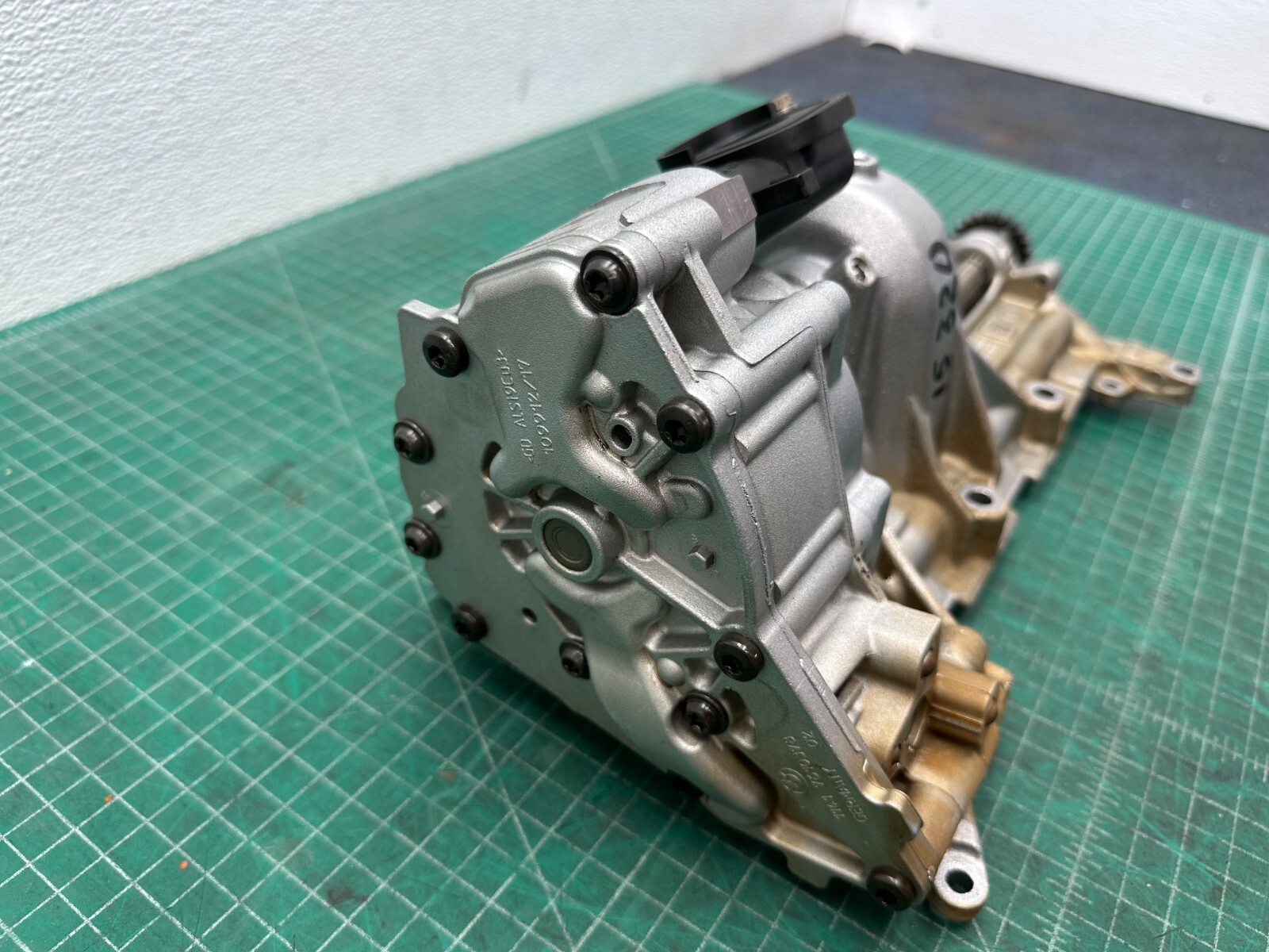 12-18 BMW N20 N26 2.0L ENGINE BALANCE SHAFT OIL PUMP ASSEMBLY 80k mi OEM