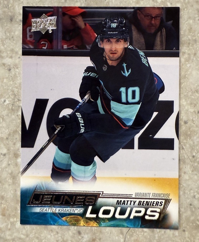 2022-23 Upper Deck Series 1 - Young Guns Matty Beniers #213 French (RC) SP