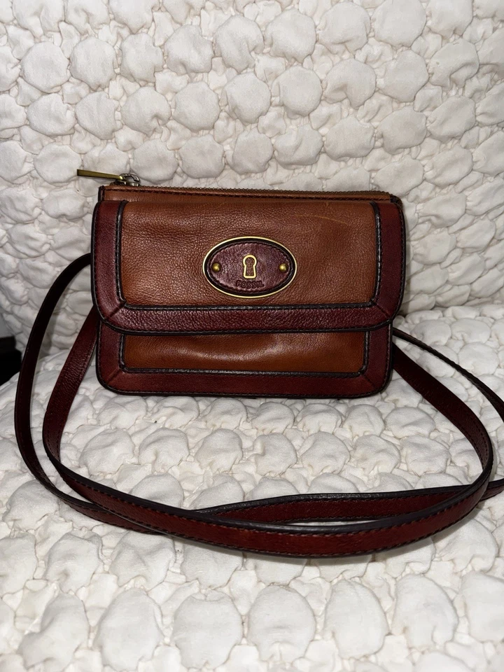 Bandolera/bolso de hombro/cartera de mano vintage Fossil de cuero de dos tonos sin dije de llave Foto 3 de 4