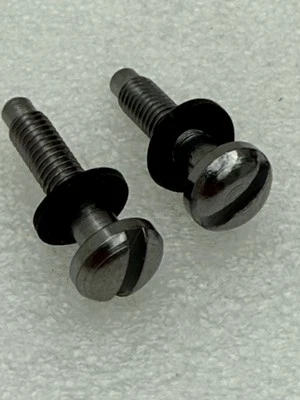 501799 - LUCAS NO. PLATE/STOP LAMP LENS SCREWS L525 PAIR TRIUMPH TR2-3, LOTUS. - Image 1 of 4