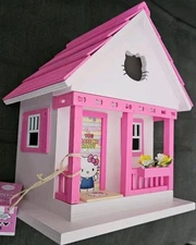 Sanrio Hello Kitty Home Bazaar You Make Me Happy 6x8 Wood Birdhouse Pink NEW NWT