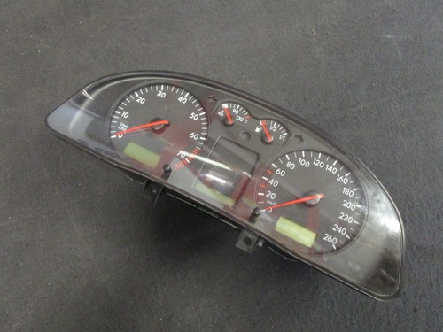 Kombiinstrument Tacho VW Passat 3B Instrumente BENZIN 3B1919880B
