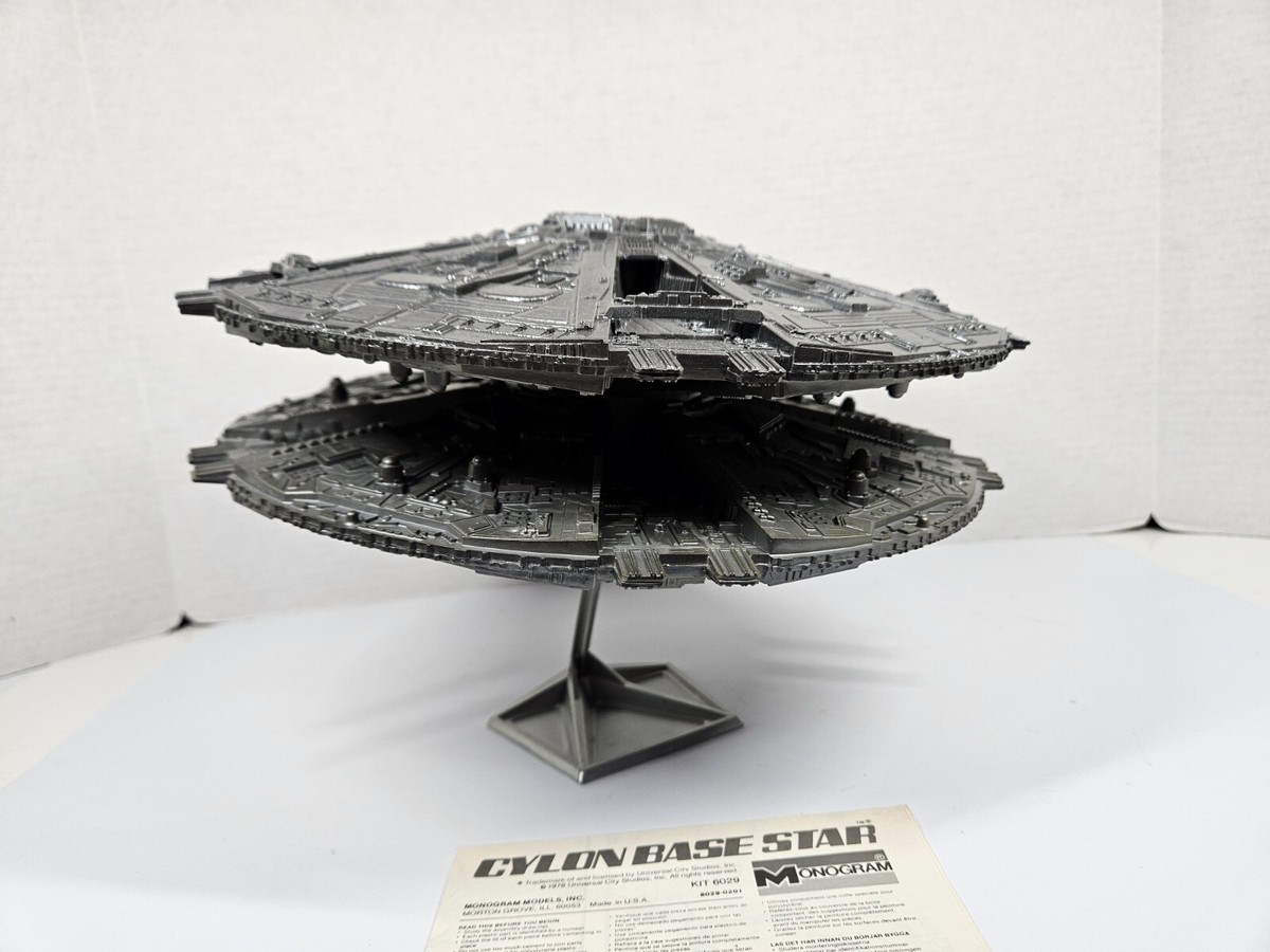 MONOGRAM 1978 MODEL KIT BATTLESTAR GALACTICA CYLON BASE STAR