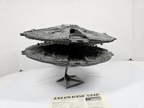 MONOGRAM 1978 MODEL KIT BATTLESTAR GALACTICA CYLON BASE STAR BUILT AND PAINTED - Picture 2 of 23