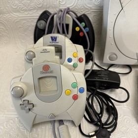SEGA Dreamcast Console ~ 4 Controllers ~ 5 Game Bundle W/ Memory & Tremor Tested