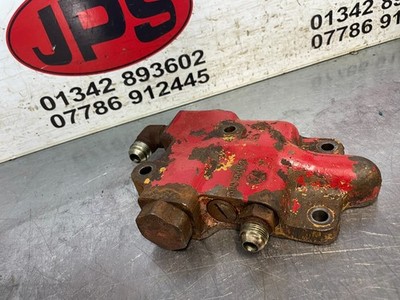 Hydrauliksteuer / Vorrangventil X International 674 54 74 Serie / D239