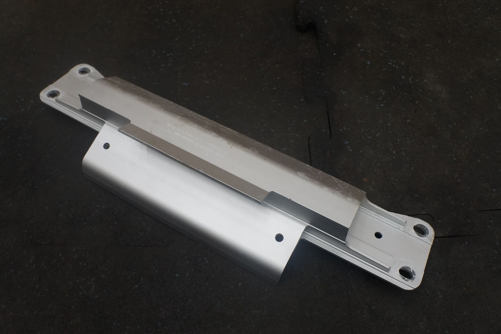 Rear Back Seat Bracket Plate Ad43-314a98-aa Oem Aston Martin Rapide S 2014