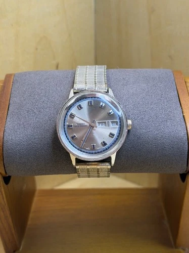 Vintage 1972 Timex MARLIN with day/date window, mechanical (hand wind)