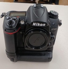 Nikon D7000 fotocamera reflex digitale con impugnatura batteria MB-D11 16,2MP usata