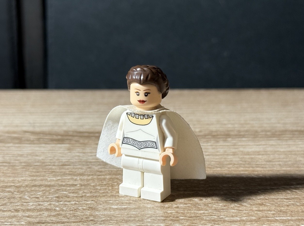 Genuine Lego Star Wars Minifigure Leia Celebration ANH sw0371 From