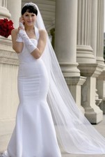 Bridal Veil Diamond Off White 1 Tier Cathedral Length Edge in Beads And Crystal