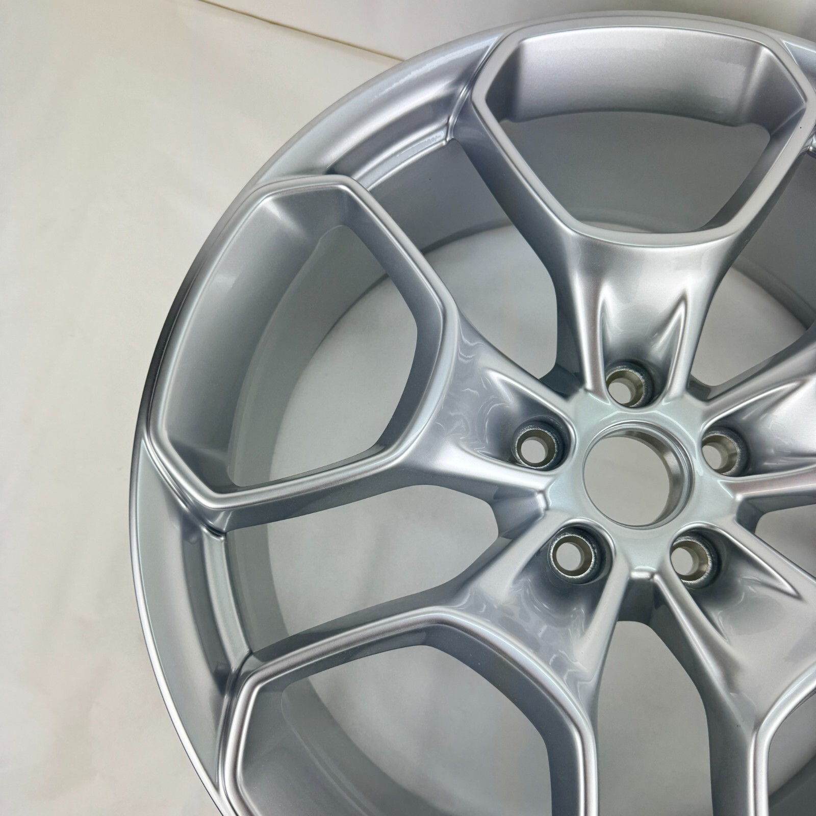 NEW OEM 2015-2023 Lamborghini Huracan Front 20" Wheel 8.5x20 Rim ET42 4T0601017