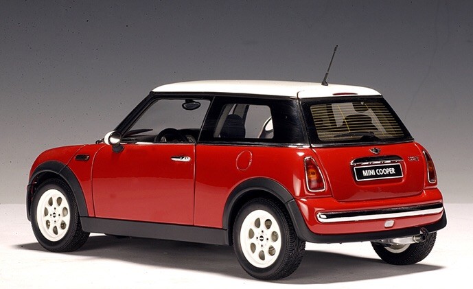 VERY RARE BMW MINI 1.6 COOPER 2001 RED / WHITE WHEELS 1:18 AUTOART
