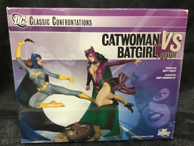DC Classic Confrontations CATWOMAN VS BATGIRL Statue DC Direct