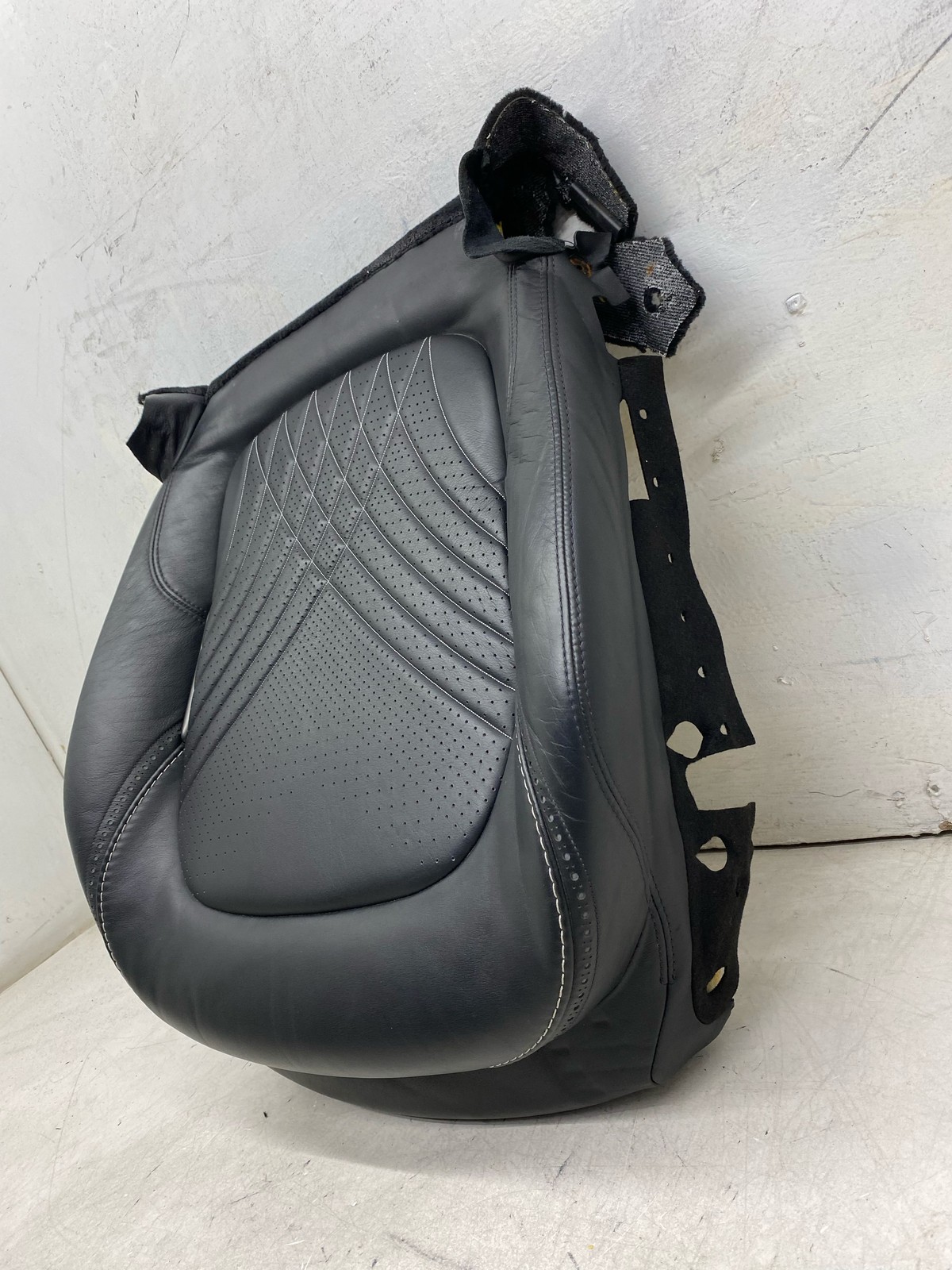 2020-2025 ASTON MARTIN DBX FRONT LEFT DRIVER LOWER HEATED & VENTED SEAT CUSHION