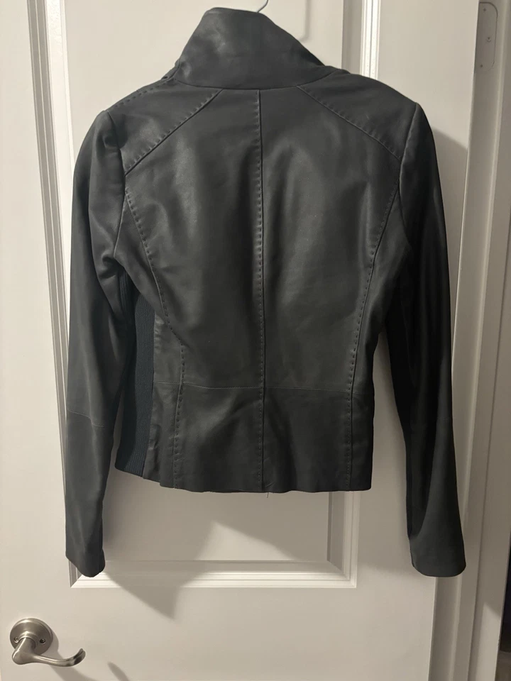 Vince Camuto 女式皮革夹克,尺寸 Sm — 第 2/2 张图片