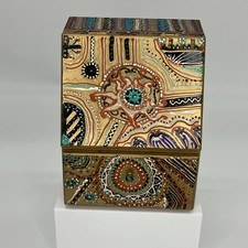 De colección. Caja organizadora de escritorio de madera pintada a mano ecléctica peculiar kitsch maximalista