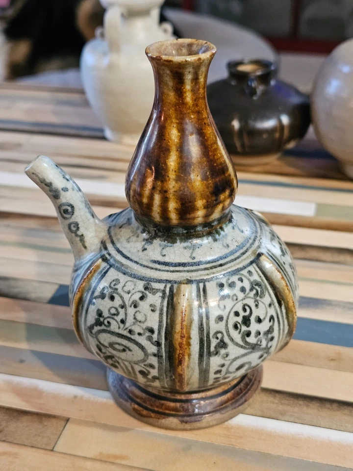 Thai Sawankhalok Polychrome Ceramic Pouring Vessel, Southeast Asia, 18th Century - Image 2 of 4