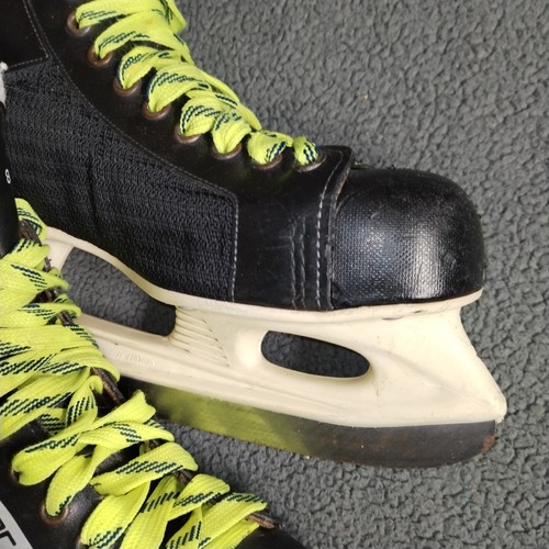 Vintage Bauer Ice Skates Size 8? Black Triumph 22 Hockey Blade Leather ICM - Picture 6 of 17
